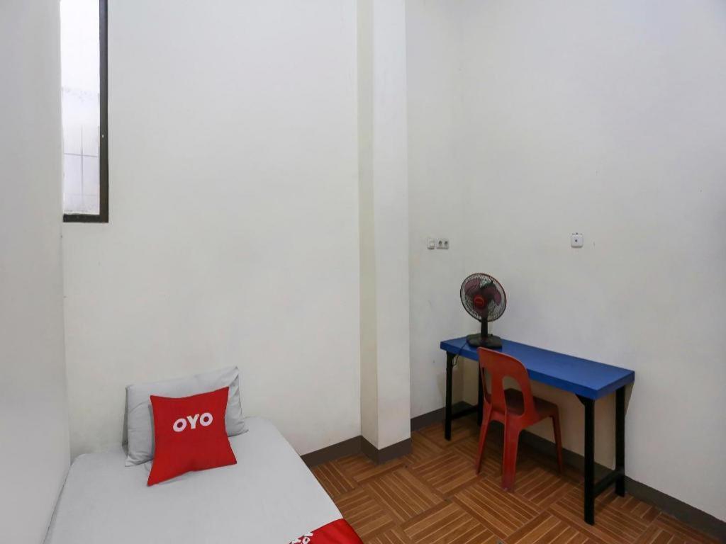 Oyo 90825 Hotel Lizha 2 Samarinda Exterior photo